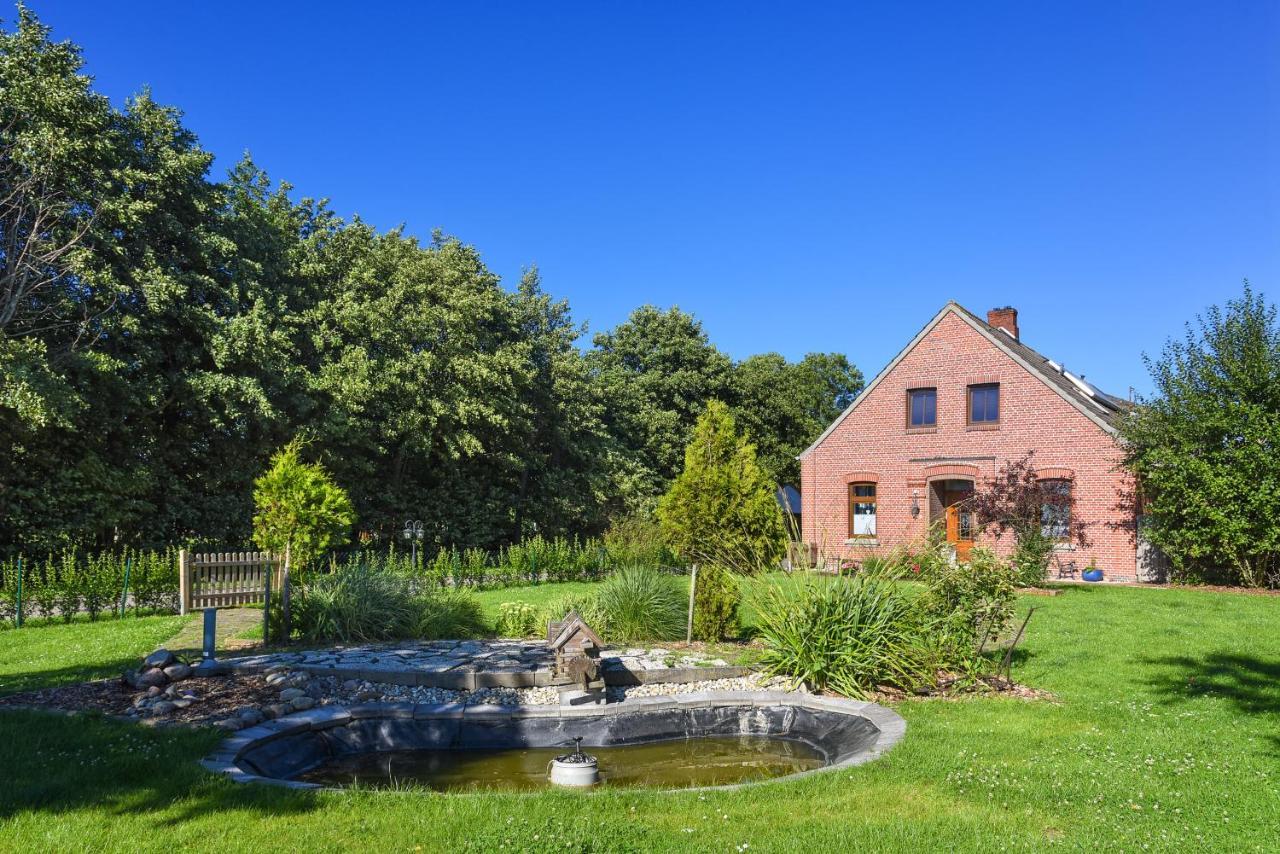 Ferienwohnungen Auf Dem Ferienhof Klein Husums 韦尔杜姆 外观 照片
